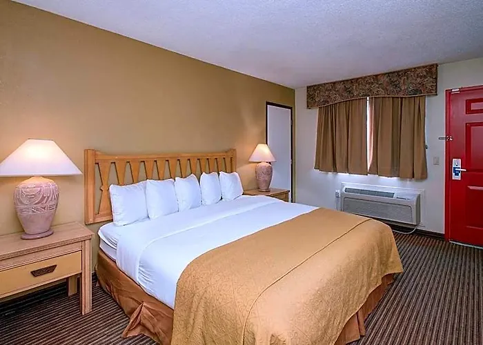 Rodeway / Near Asu Hotel 2*