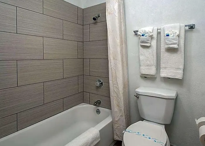 Hotel Rodeway / Near Asu 2*