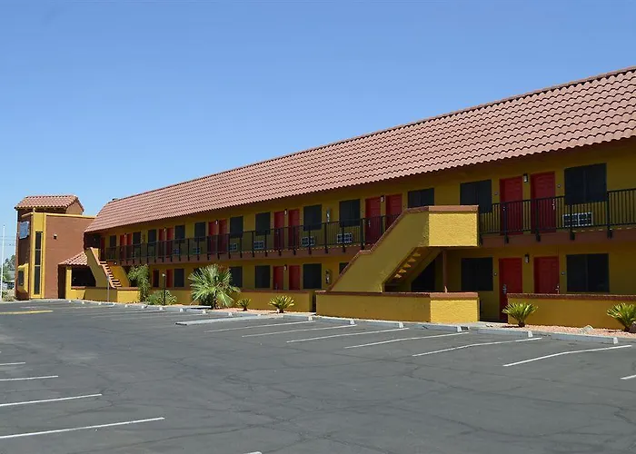Rodeway / Near Asu Hotel