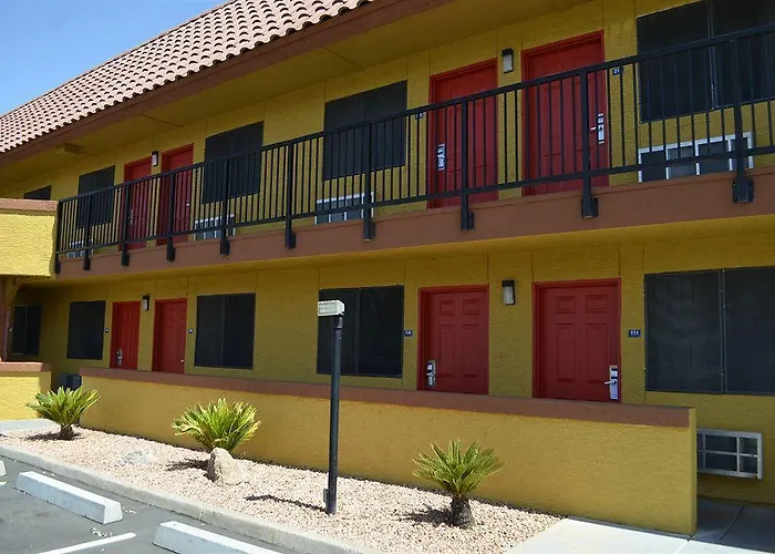 Rodeway / Near Asu Hotel