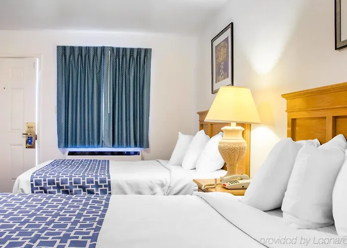 Hotel Rodeway / Near Asu
