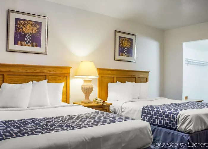 Hotel Rodeway / Near Asu